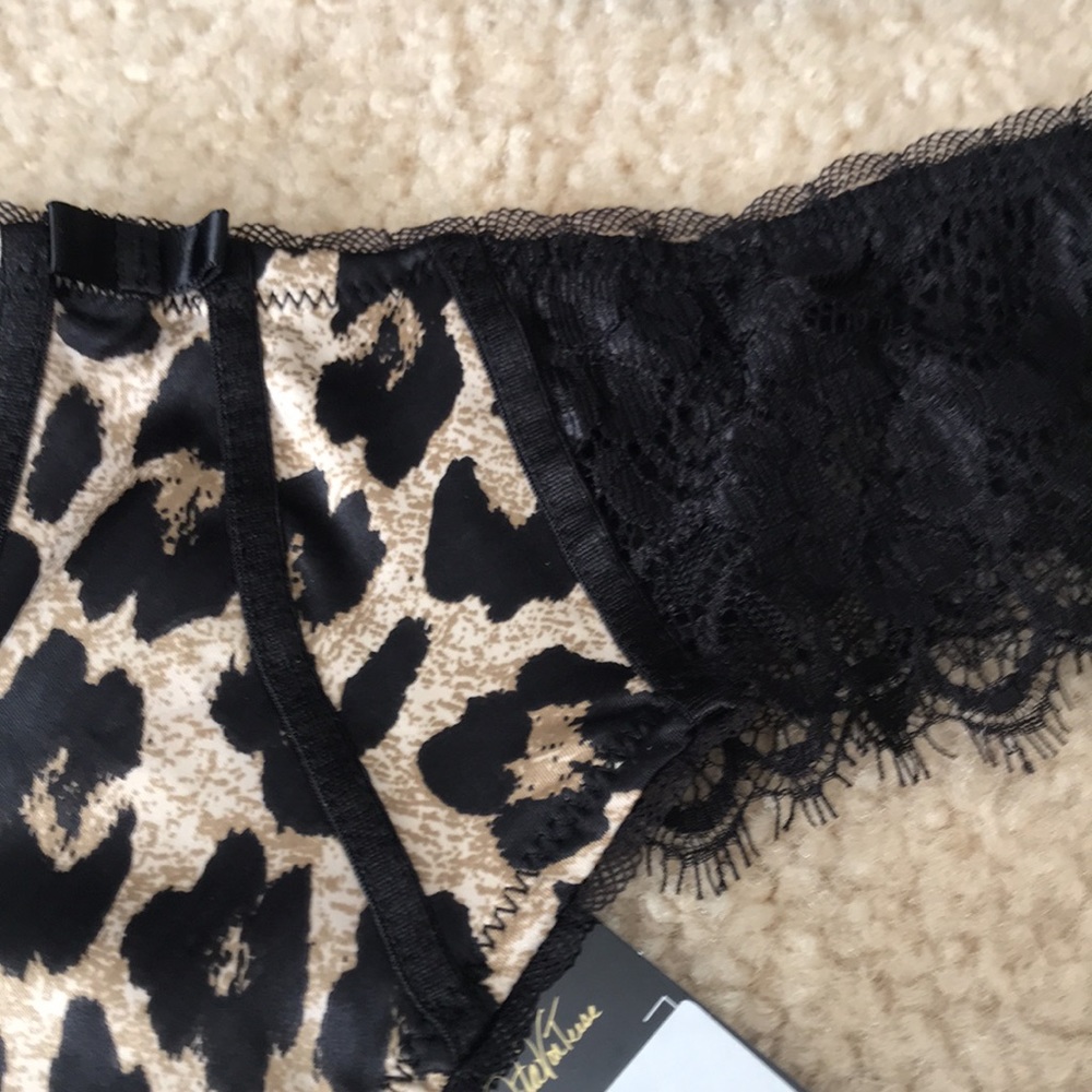 Dita Von Teese 2pc Set. Black Lace Silky (feel) Leopard Print Bra & Thong match. - Picture 10 of 13